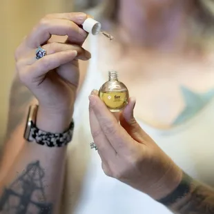 Waxing oils to keep ingrown hairs at bay