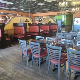 Spacious and comfortable dining area!