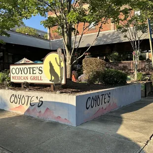 the entrance to coyote&apos;s mexican grill