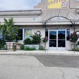 the front of the restaurant