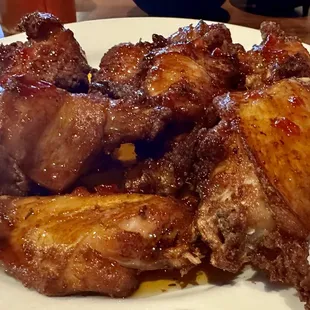 Chicken wings with mango habanero sauce (sweet, mildly spicy) $13.50