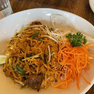 Pad Thai with beef