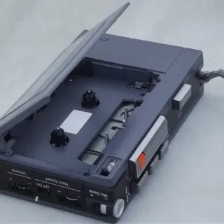 M G.