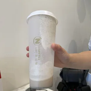 Recommend their tea series! The tea taste is very strong and I like it!