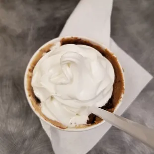Ice cream with two sorts of cookie dough - very meh