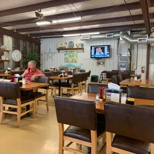 Dining room with nice country atmosphere and friendly people