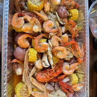 Supreme Catch Combo Meal boil