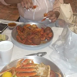 1lb snow crab &amp; 1/2 lb shrimp w/ corn and potatoes