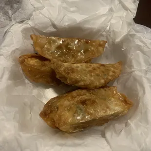 Looks are very deceiving. Fried dumplings that tasted like nothing.