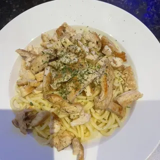 Garlic Butter Chicken Noodles