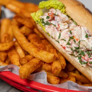 Lobster roll with cajun fries