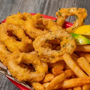 Our famous fried calamari with cajun fries, dipped in chipotle house sauce.