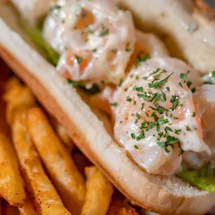 Shrimp roll with fries