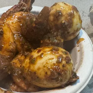 1 pound of shrimps, sausage and eggs