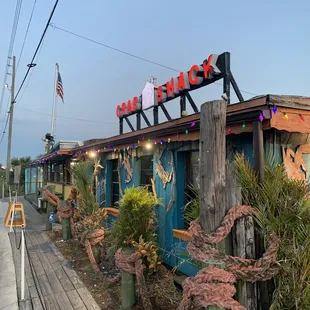 Outside picture doesn't look like much but the food is outstanding!