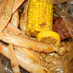 1 lb of snow crabs
