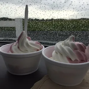 2 medium twist in a cup (vanilla &amp; raspberry)
