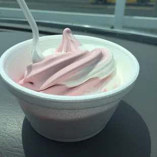 Medium cup vanilla &amp; raspberry twist.