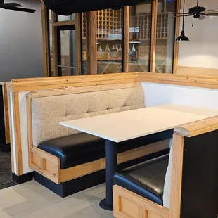 ramen and noodles, interior