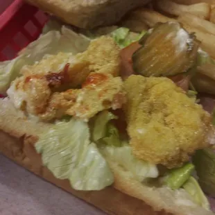 This shrimp poboy is delicious. To bad it only comes with 4 shrimp on it. 2 shimp on each side of a gigantic sandwich.