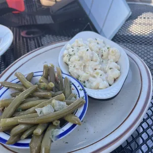 Kids Mac and cheese with seasonal veggies