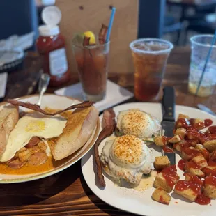 Shrimp and Grits Crabby Benedict
