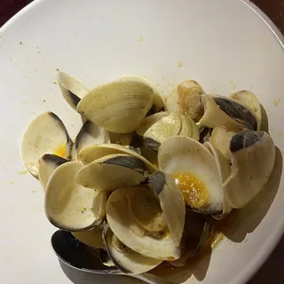 New England Middle Neck Clams