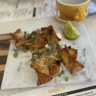 food, chicken wings and fried chicken