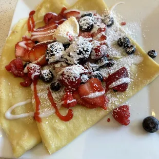 Berry crepe