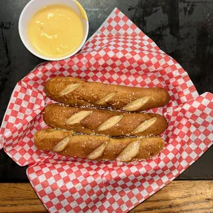 Pub Pretzels with Cheese
