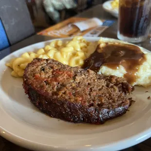 meatloaf with mash potatoes and macaroni N&apos; cheese
