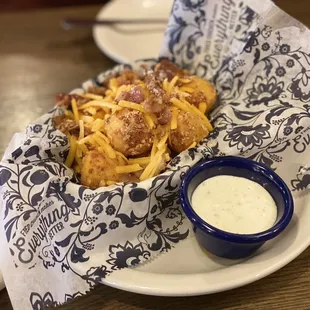 chicken wings and fried chicken, fried chicken wings, fried chicken, chicken, bbq wings, poultry, chicken wings, food, bbq chicken