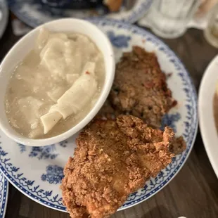 food, chicken wings and fried chicken