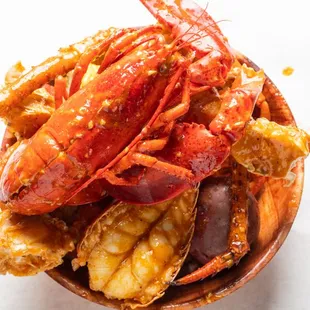 a bowl of crackin crawfish