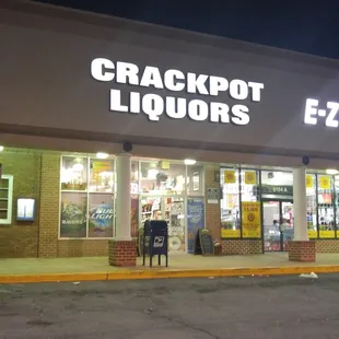 a crackpot liquors store at night