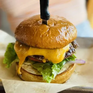 REGULAR CHEESEBURGER