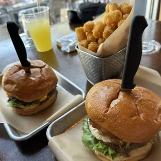 REGULAR CHEESEBURGER