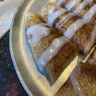 cinnamon roll with icing