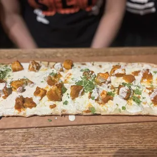 Buffalo chicken flatbread