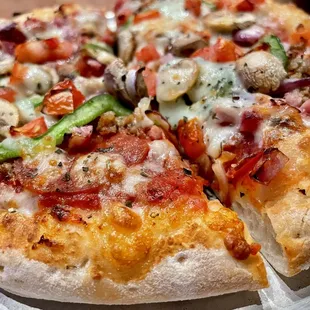 Mac Daddy pizza (minus olive)