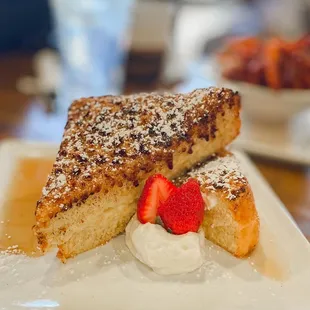 &quot;Creme Brûlée&quot; Stuffed French Toast | IG @smn.eats