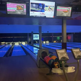 Glow bowling