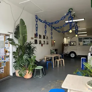 Inside decor seating and plants | @ashleyyyvonne @foodbyashley on IG