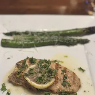 grilled chicken &amp; asparagus in white wine lemon sauce, to die for