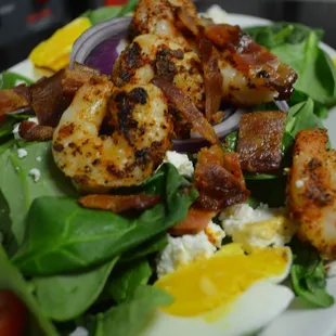 Greek Spinach – Baby Spinach, Topped with Feta Cheese, Grape Tomatoes, Hard Boiled Eggs, Crispy Bacon Bits and Red Onion