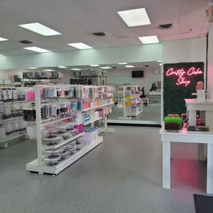 Beautiful Small Shop!