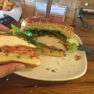 CLASSIC CHICKEN SANDWICH