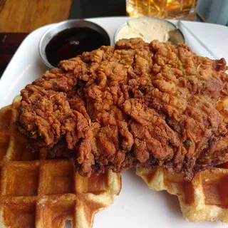 CHICKEN & WAFFLES
