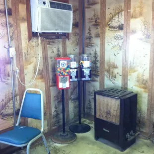 All you need to know about the decor.