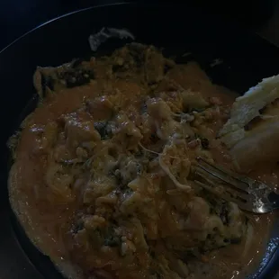 Ziti pasta and garlic bread